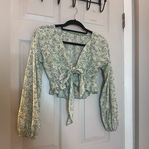 Long sleeve crop top